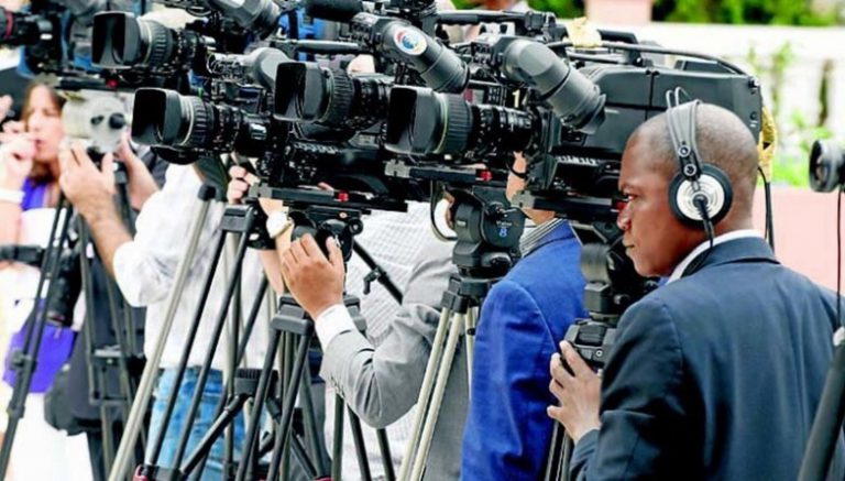 Friends Of Angola Exige Fim De Intimidações Contra Jornalistas No País Radio Angola 