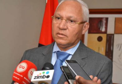 Ministro das Obras Públicas Manuel Tavares abusa da confiança do Presidente da República