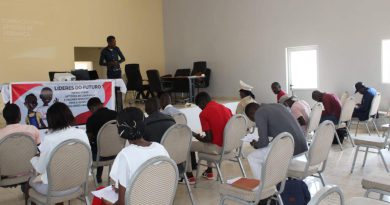 Cunene: Jovens de Namakunde participam do workshop sobre aptidões de liderança e valores democráticos em Angola