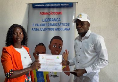 Friends of Angola forma mais de 30 jovens em matérias de liderança e democracia no município do Cuchi