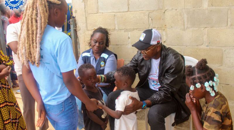 Luanda: CPJ e Administração de Belas doam bens à família da menor de 13 doente há mais de três anos