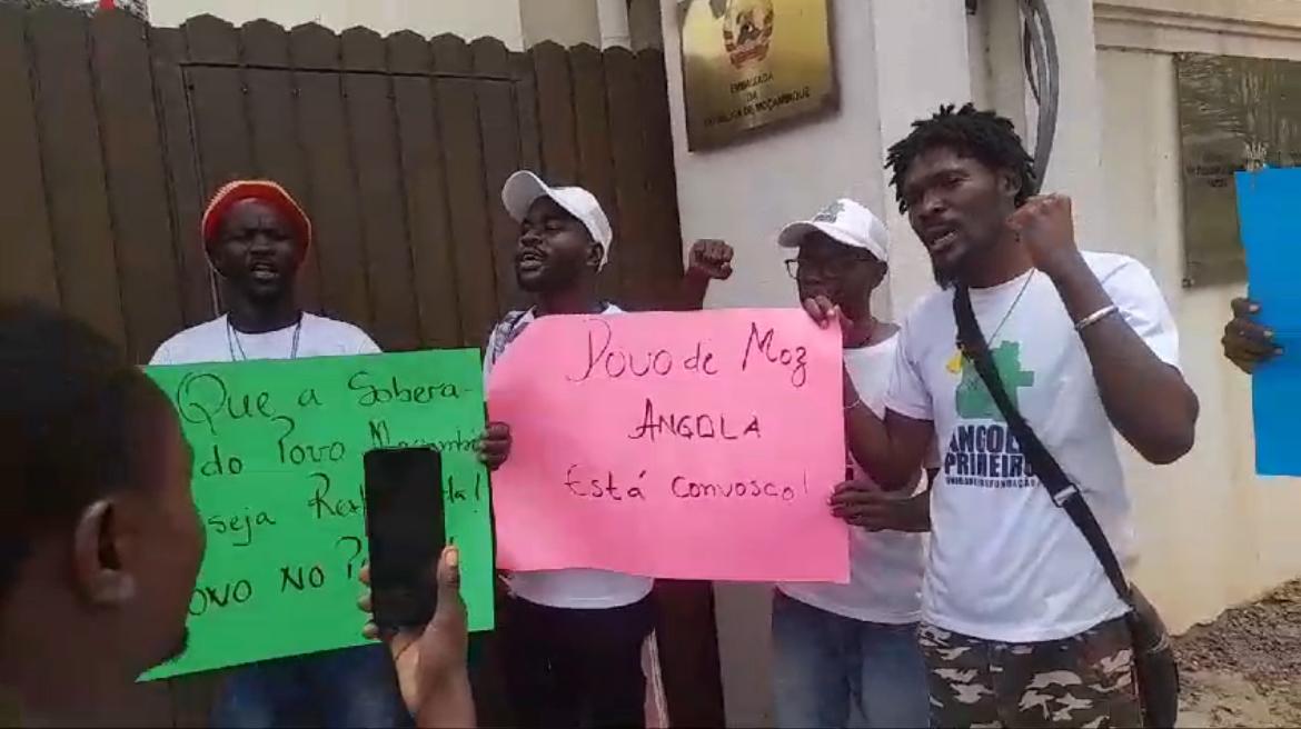angola-pol-cia-det-m-activistas-que-protestavam-defronte-embaixada
