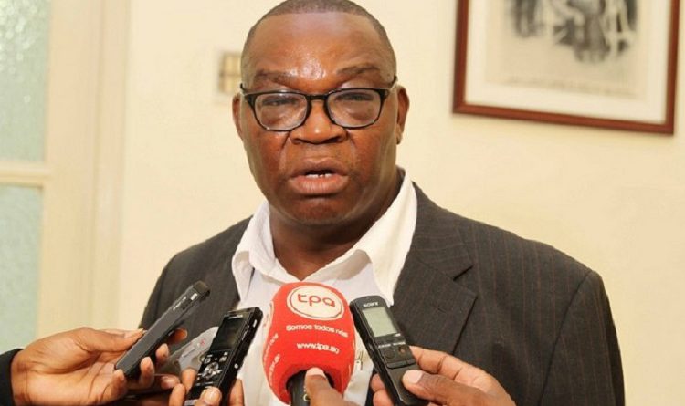 Antigo administrador de Cacuaco nega ter recebido viatura V8 de Higino Carneiro Antigo administrador de Cacuaco nega ter recebido viatura V8 de Higino Carneiro