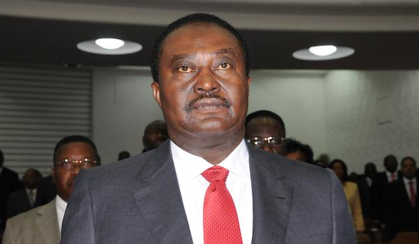 Morte do antigo líder do Parlamento angolano abala sociedade