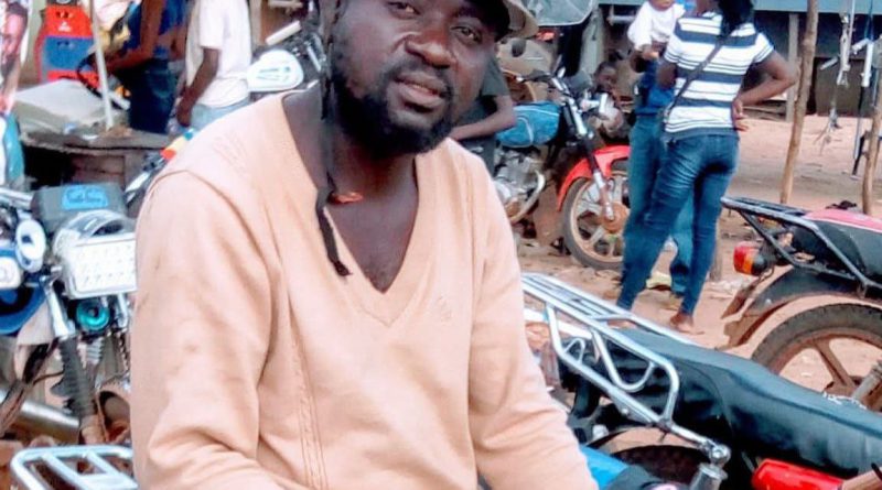 Cafunfo: Activistas exige libertação do moto-taxista detido há mais de seis por filmar manifestantes garimpeiros Cafunfo: Activistas exige libertação do moto-taxista detido há mais de seis por filmar manifestantes garimpeiros