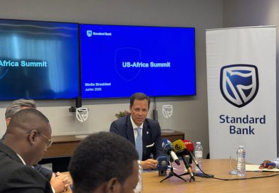 Florindo Chivucute Denuncia Retenção de USD 10.000 pelo Standard Bank Angola em Meio a Silêncio Institucional Florindo Chivucute Denuncia Retenção de USD 10.000 pelo Standard Bank Angola em Meio a Silêncio Institucional