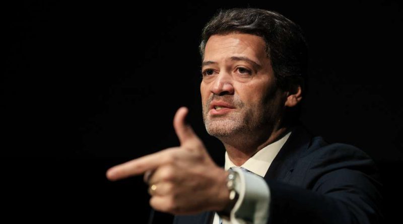 Portugal: André Ventura acusa elite angolana de “massacre” e “corrupção” em debate presidencial Portugal: André Ventura acusa elite angolana de “massacre” e “corrupção” em debate presidencial