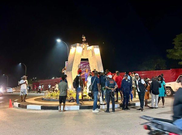 Busto da Rainha Njinga Mbandi ganha nova estrutura na EN230 em N’dalatando