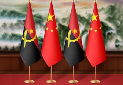 Desenvolvimento Sem Inclusão: Como o Financiamento Chinês e a Corrupção Estratégica Mantêm Angola Pobre Desenvolvimento Sem Inclusão: Como o Financiamento Chinês e a Corrupção Estratégica Mantêm Angola Pobre
