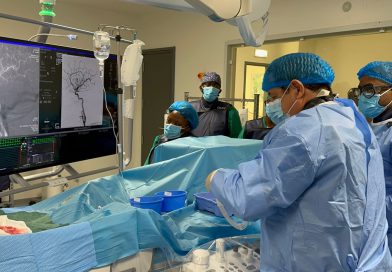 Complexo Hospital “Pedalé” realiza primeiro tratamento invasivo vascular cerebral