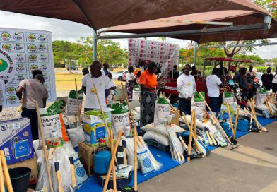 Município de Cabiri: Administração entrega de kits agrícolas para fomento da actividade agrícola