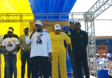 Liberais celebram 1º aniversário com um encontro de confraternização em Luanda Liberais celebram 1º aniversário com um encontro de confraternização em Luanda