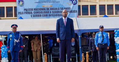 Governador prestigia 50.º aniversário da Polícia Nacional no Cuanza-Norte Governador prestigia 50.º aniversário da Polícia Nacional no Cuanza-Norte