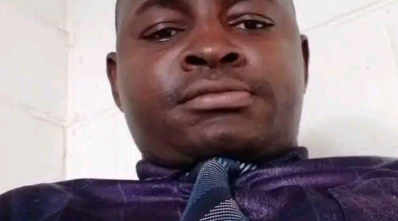 Funcionário da secretaria da Faculdade de Engenharia acusado de chantagear e coagir estudantes para obter favores sexuais em troca de notas