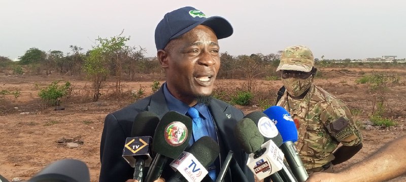 Procuradora Trifénia Ribeiro notifica “Konda Marta” após apreensão de terreno restituído pelo Tribunal de Luanda Procuradora Trifénia Ribeiro notifica “Konda Marta” após apreensão de terreno restituído pelo Tribunal de Luanda