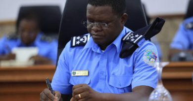 Com milhões “entalados na garganta” e sem poder para ingressos e promoções “super Panzo” atira contra todos