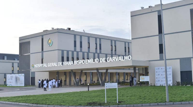 Augusto Van-Dúnem encoraja Ministério da Saúde a continuar com investimentos no sector Augusto Van-Dúnem encoraja Ministério da Saúde a continuar com investimentos no sector