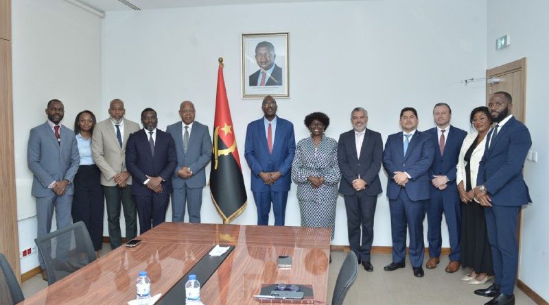 Angola e Banco Mundial reforçam parceria para fortalecer cuidados primários de saúde  para acelerar cobertura universal