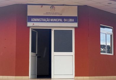 Lúbia: Director Municipal da Educação acusado de orientar detenção do responsável da Escola Pomba por não controlar provas Lúbia: Director Municipal da Educação acusado de orientar detenção do responsável da Escola Pomba por não controlar provas