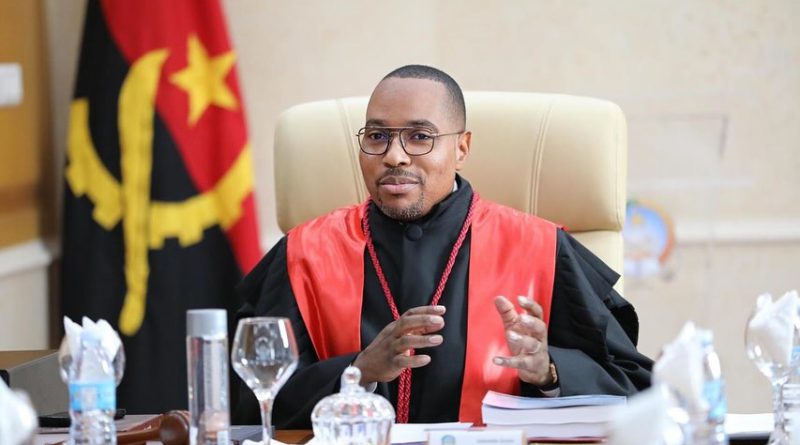 Sebastião Ngunza e Makita acusados de autorizar pagamento de dívida pública falsa de mais de 43 mil milhões Sebastião Ngunza e Makita acusados de autorizar pagamento de dívida pública falsa de mais de 43 mil milhões