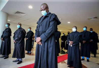 Tribunal Supremo expulsa juízes por alegado suborno de 30 milhões de kwanzas Tribunal Supremo expulsa juízes por alegado suborno de 30 milhões de kwanzas