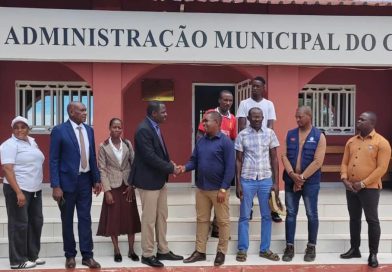 Cunene: Professores do Chiedi exigem subsídios não pagos após elevar comuna a categoria de município Cunene: Professores do Chiedi exigem subsídios não pagos após elevar comuna a categoria de município