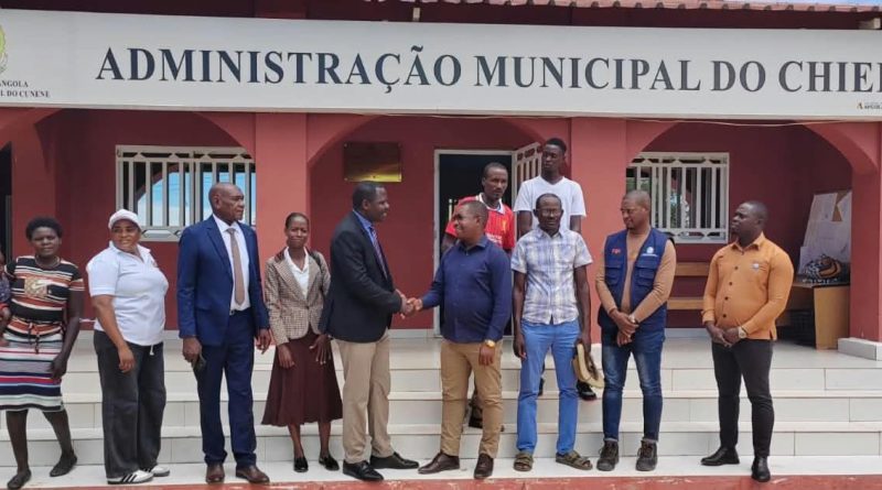 Cunene: Professores do Chiedi exigem subsídios não pagos após elevar comuna a categoria de município Cunene: Professores do Chiedi exigem subsídios não pagos após elevar comuna a categoria de município
